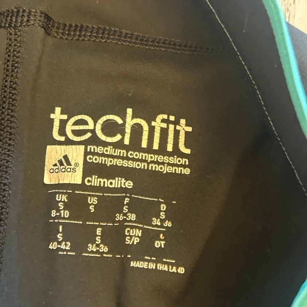 ADIDAS Techfit medium compression activewear athletic crop leggings. 17” L - Picture 3 of 8